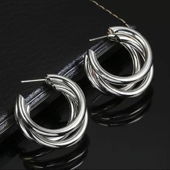 NWOT three-layers drop earrings - Picture 3 of 3